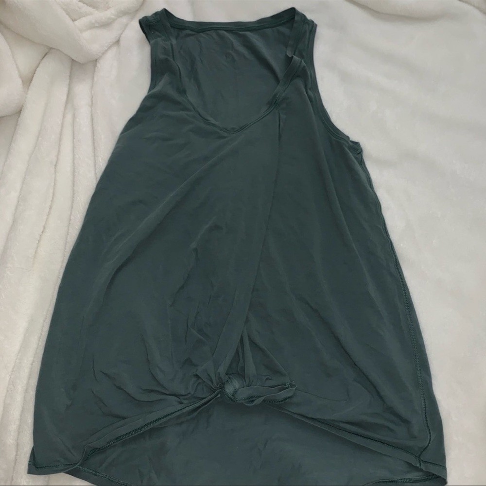 green lulu lemon tanktop